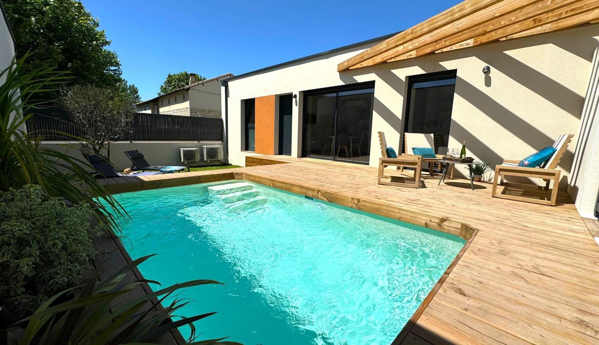 Daya Lodge. LʼIsle-sur-la-Sorgue Exteriér fotografie